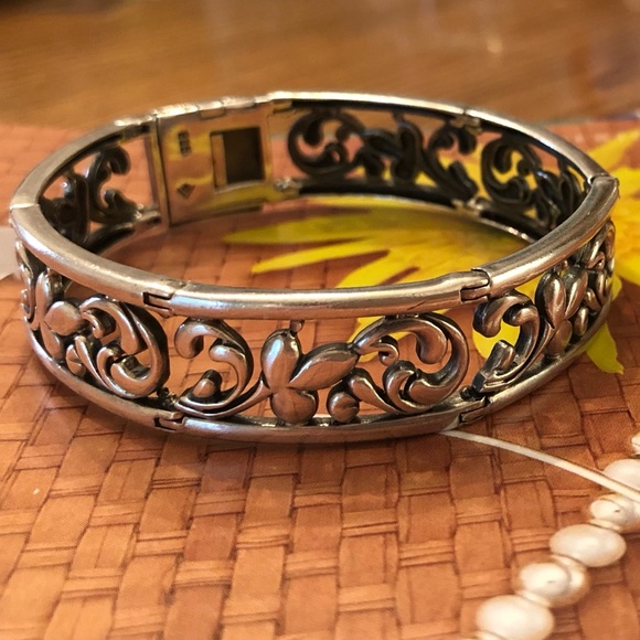 Silpada Filigree Sterling Silver Scroll Hinged Bracelet - Picture 6 of 16